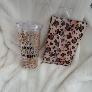 NWT  TUMBLER AND CHIC DESIGN  COVER